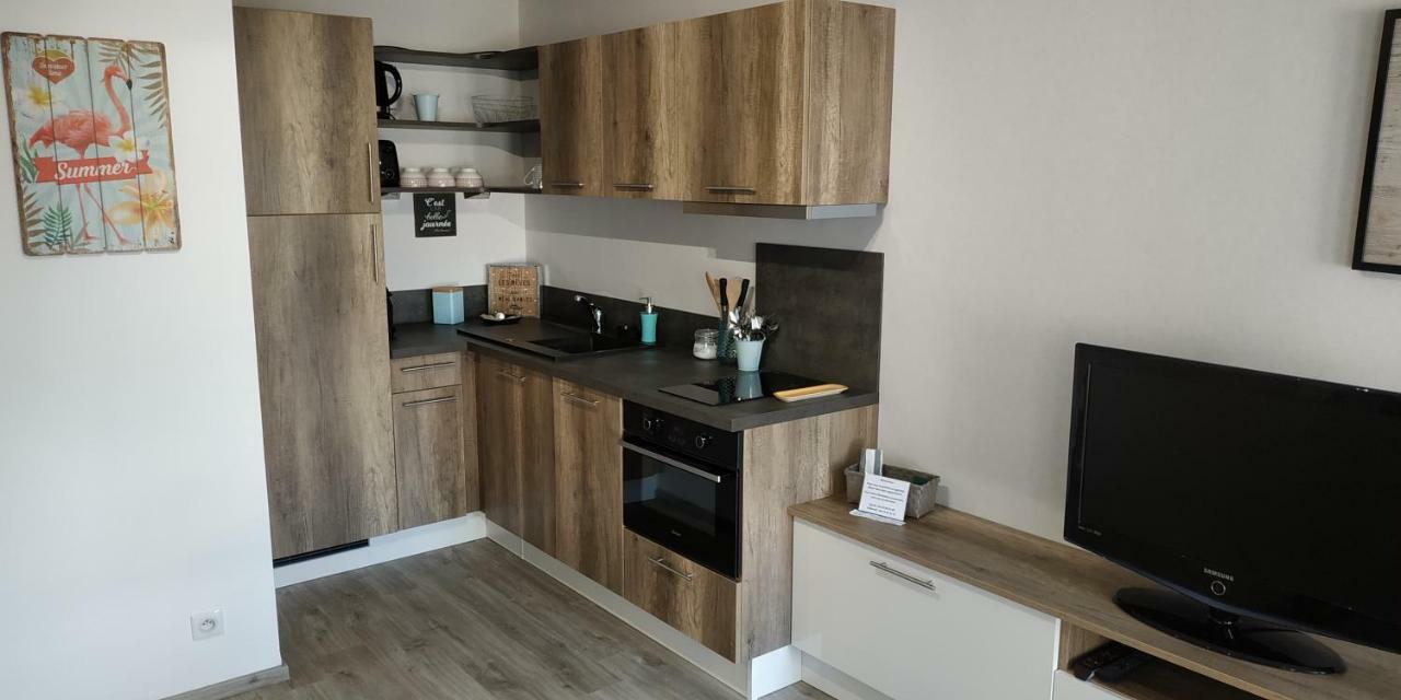Au Coeur De Port Frejus - T2 30 M² - Tout A Pied Bagian luar foto
